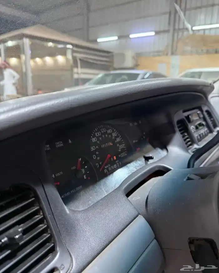 فورد فكتوريا بوليسي 2003 13