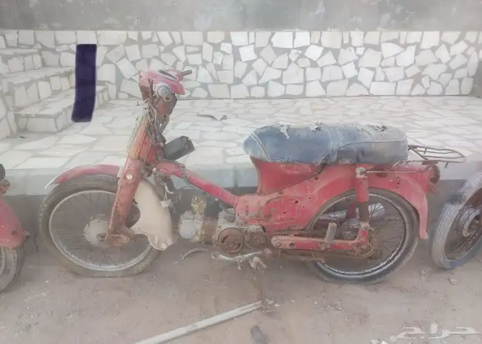 للبيع دبابات 70 هوندا موديل قديم 1