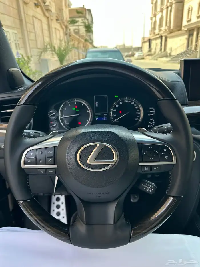 لكزس LX570 سعودي 2021 15