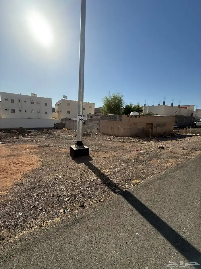 للبيع ارض في حي الربوة (الزهرة) م580 ثلاث واجهات 8