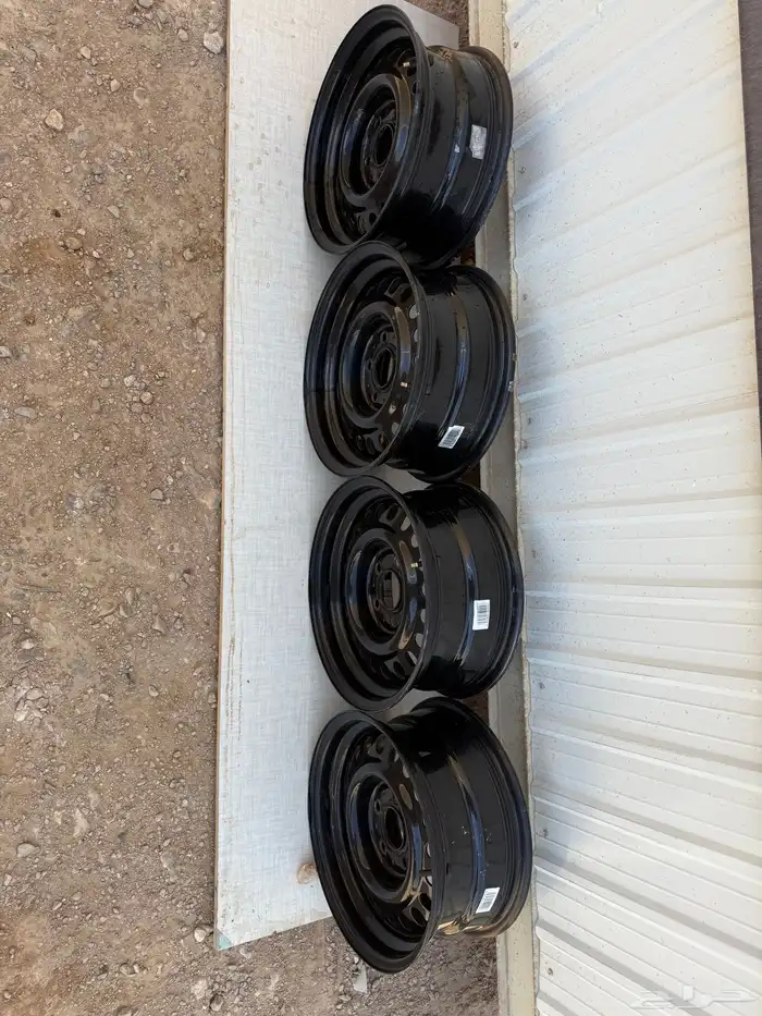 جنوط هايلوكس مرسيدس اسود 2