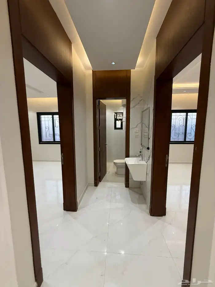 دورين للإيجار في حي الملقا 6