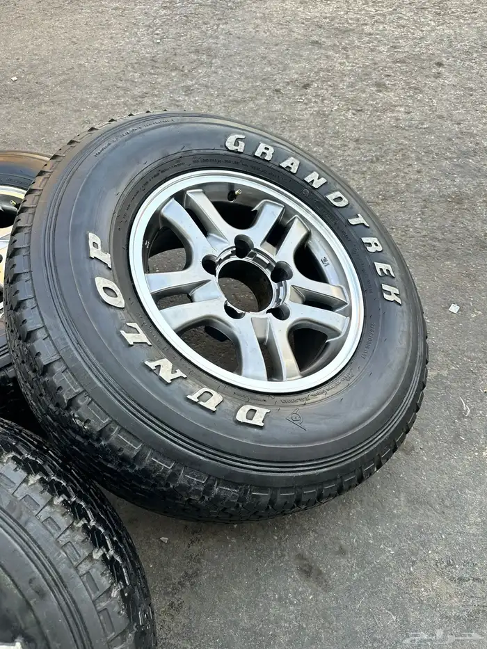 جنوط الحميد جيب ربع او شاص مع كفرات دنلوب 275.70.16 ت22 2