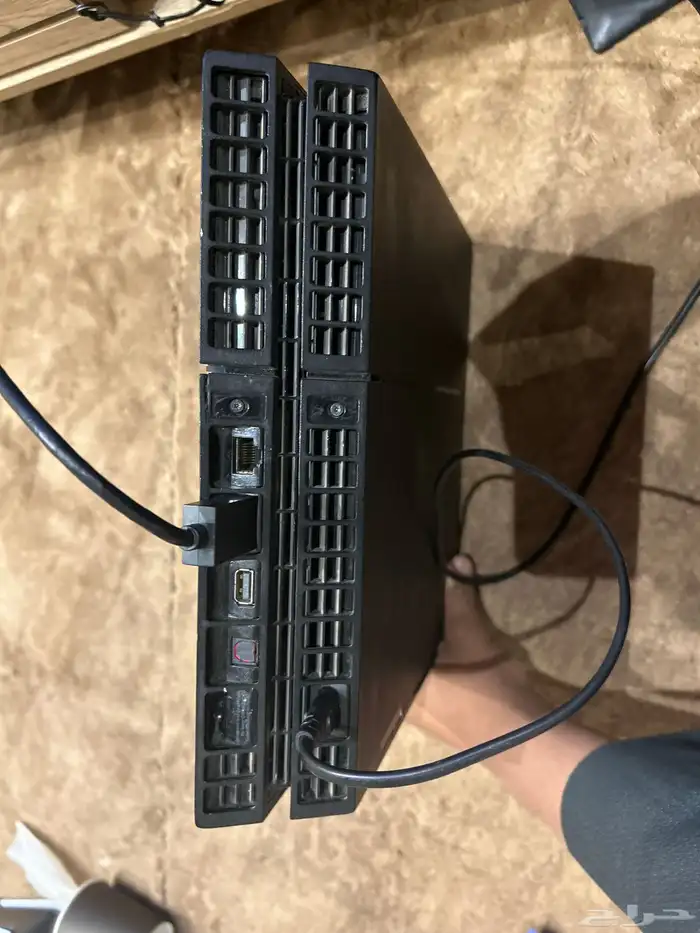 بلاستيشن 4 شغال 100   و وحدة تحكم 1 3