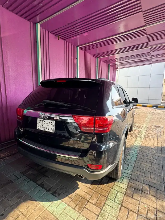 JEEP Cherokee full option 1