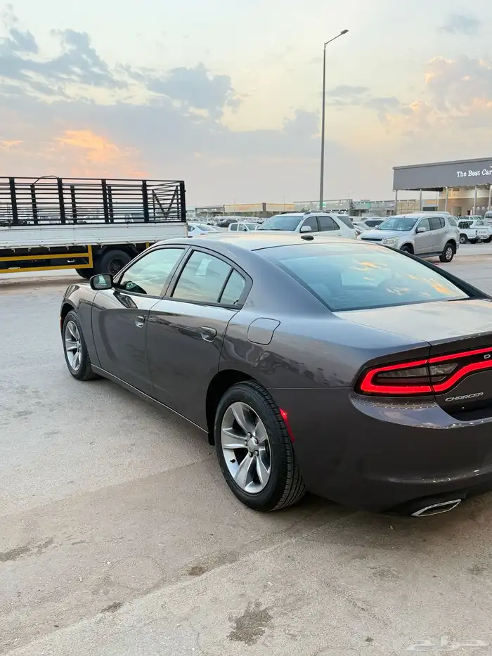 دوج تشارجر 2018 - SXT ستاندر نظيف جدا 3