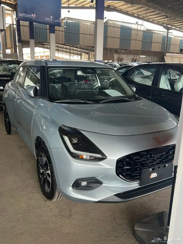 سوزوكي سويفت GLX 2025 1