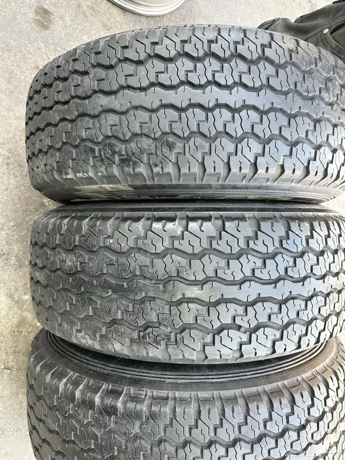 جنوط الحميد جيب ربع او شاص مع كفرات دنلوب 275.70.16 ت22 11