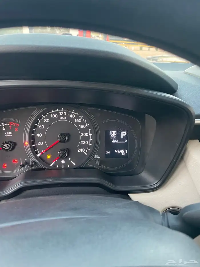 تويوتا كورولا فل كامل مصدوم 17