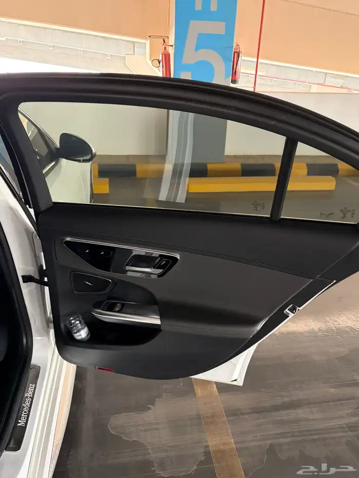 مرسيدس C260L 2023 8