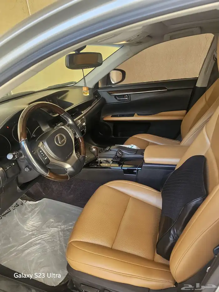 للبيع سياره موديل 2014 نوع السياره لكزسES 350 وارد الامارات 3