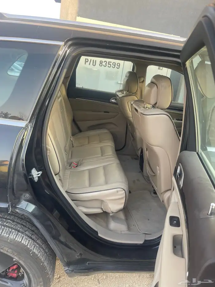 للبيع  جيب جراند شيروكي Overland 4 4 موديل 2015 8