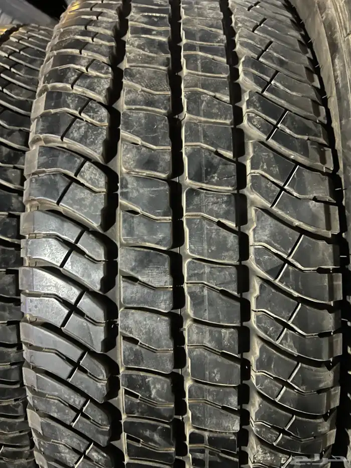 كفرات مشلان امريكي ربع حجري مقاس275 70 18 3