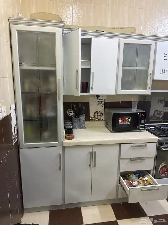 اثاث للبيع الرياض شرق الرياض. 1