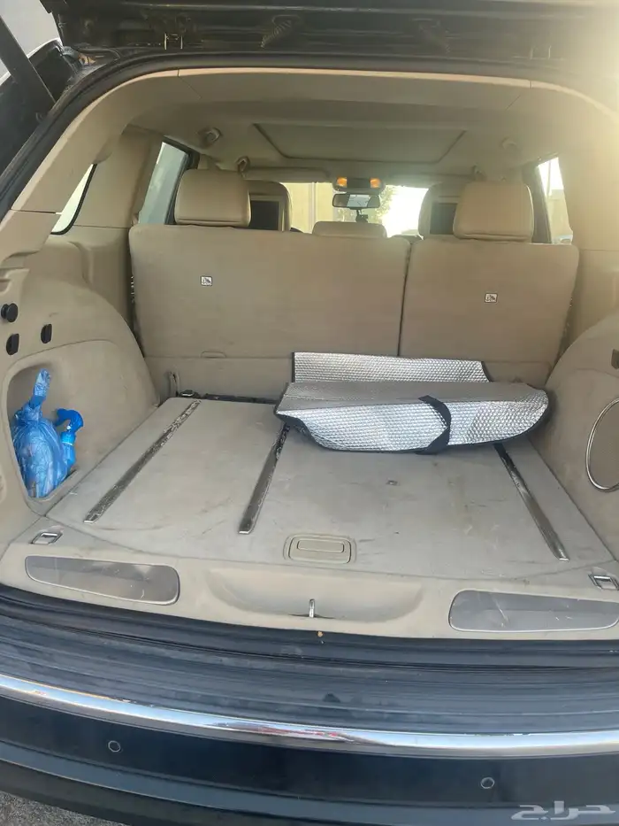 للبيع  جيب جراند شيروكي Overland 4 4 موديل 2015 10