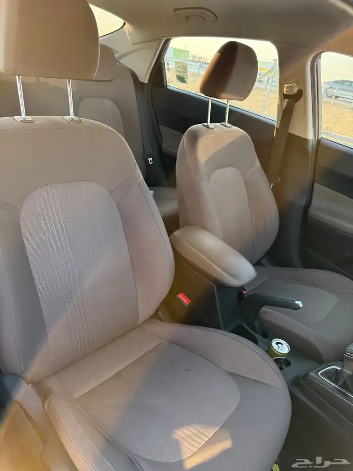 اكسنت 2025 لون رمادي 7