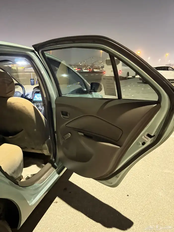 يارس 2010 قير عادي تحتاج لبوية فقط 25