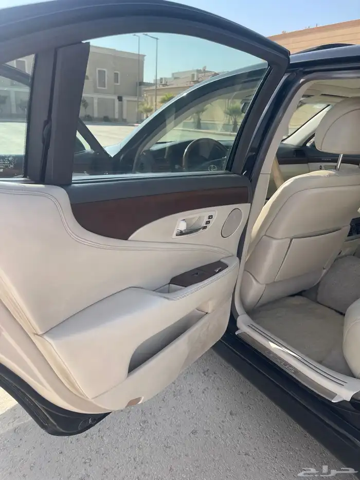 لكزس سعودي لاراج 12