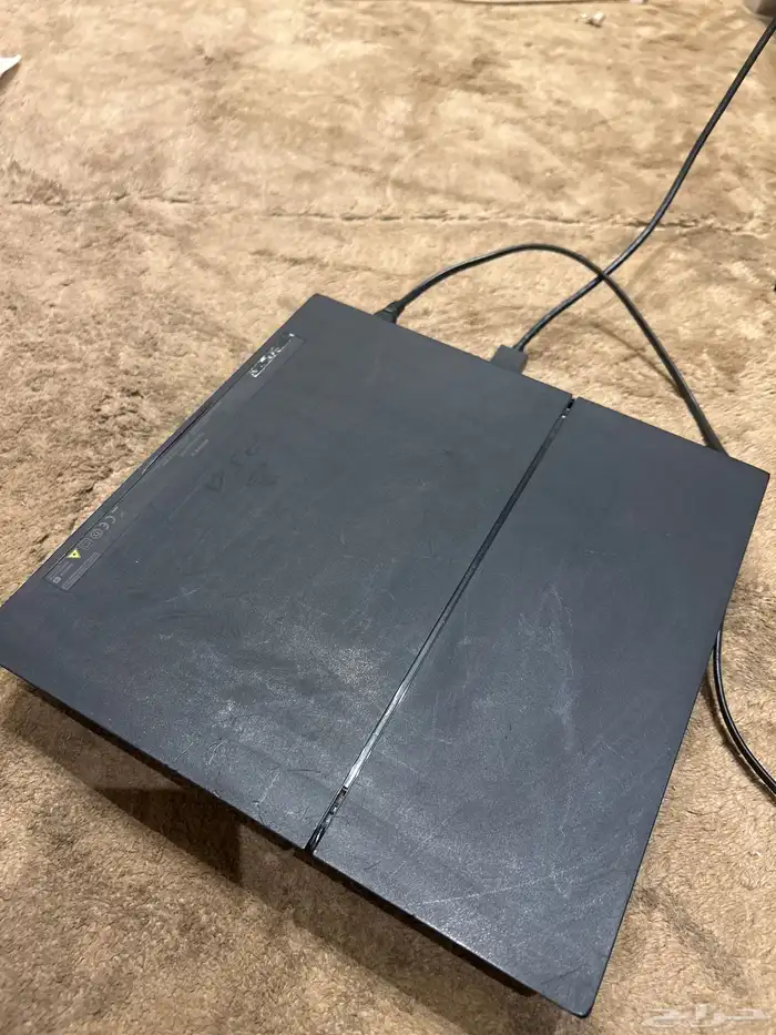 بلاستيشن 4 شغال 100   و وحدة تحكم 1 1