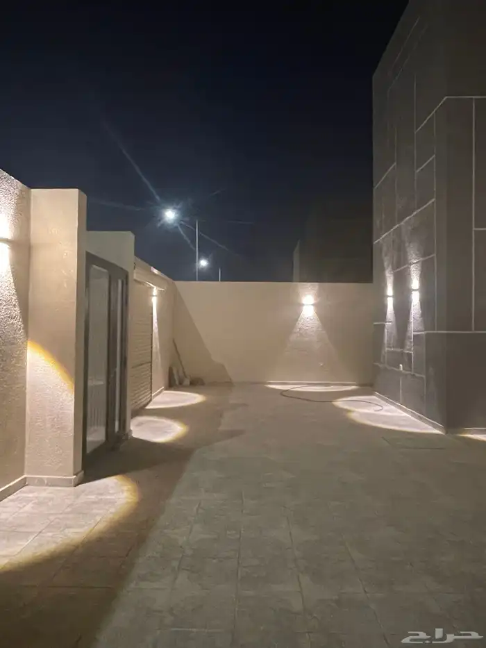 فيلا للإيجار حي الجنادرية المشرقية 4