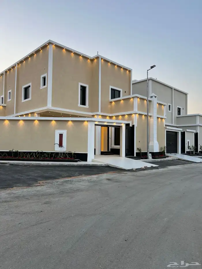 فيلا على شارعين جنوبية شرقية ( للبيع ) 0