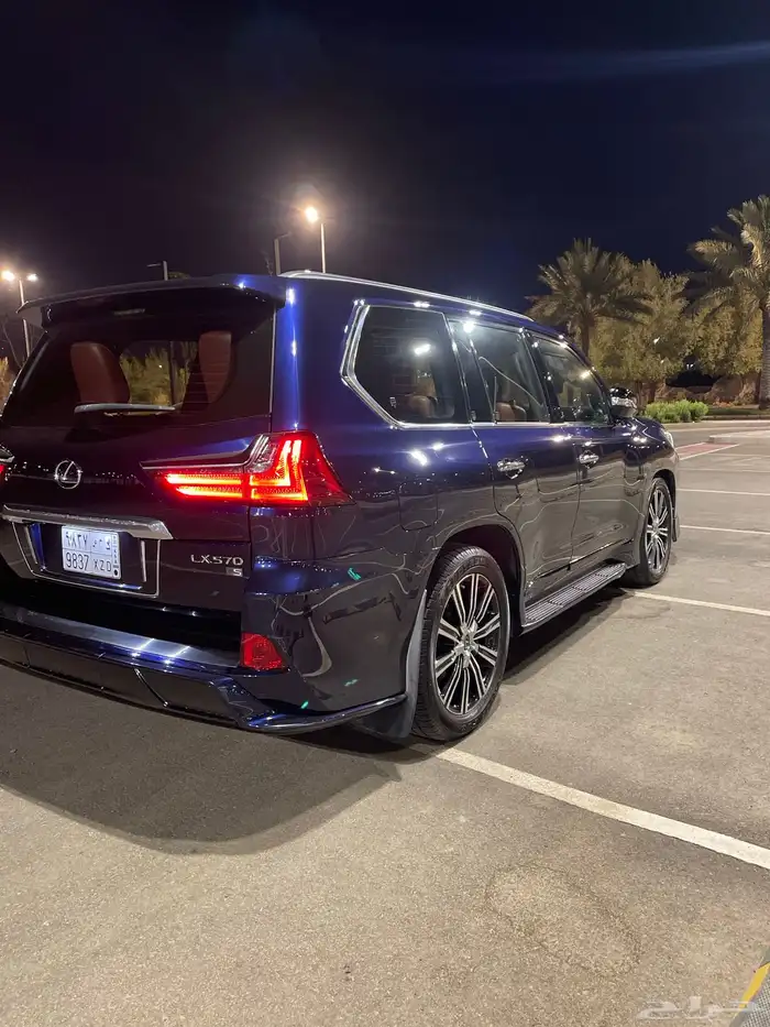 للبيع لكزس LX570s سعودي بودي بلد 6