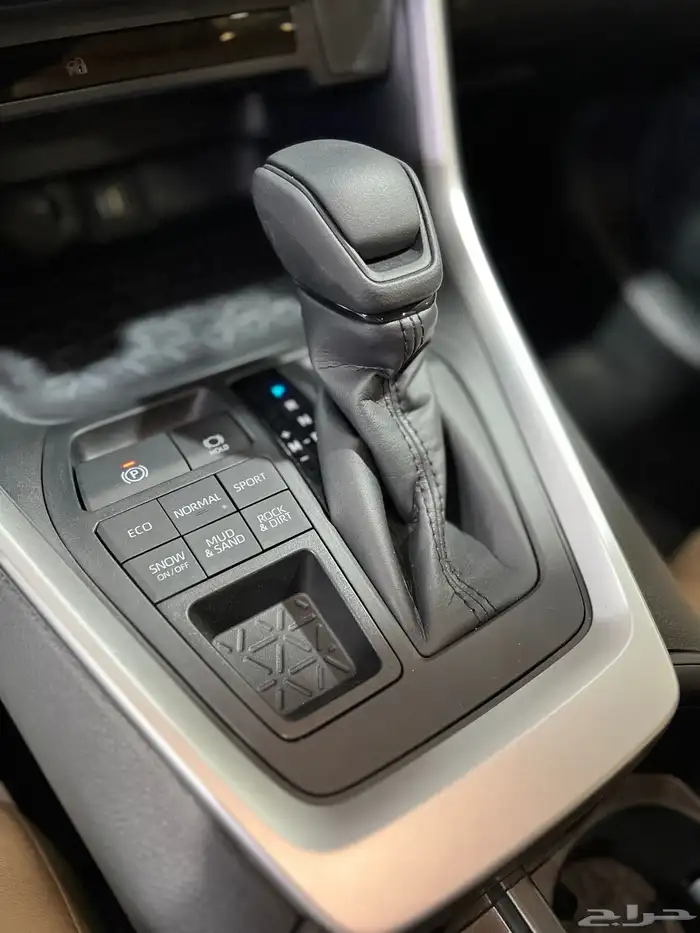 تويوتا   راف فور XLE بنزين فتحة 2023 جديد سعودي 108.100شامل 9