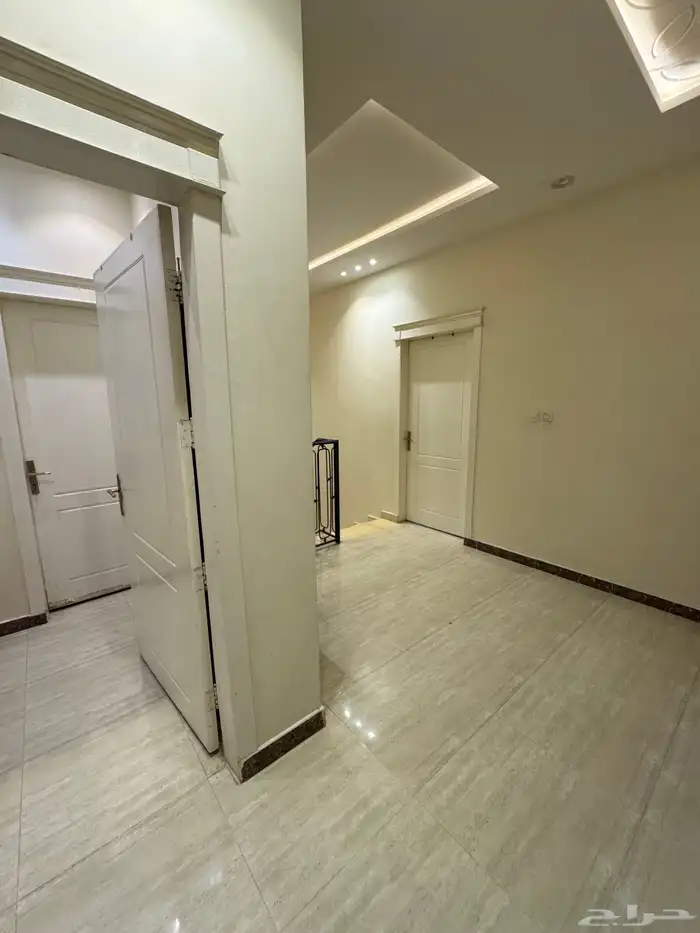 فلة للبيع زاوية درج داخلي   شقة مستقلة 7