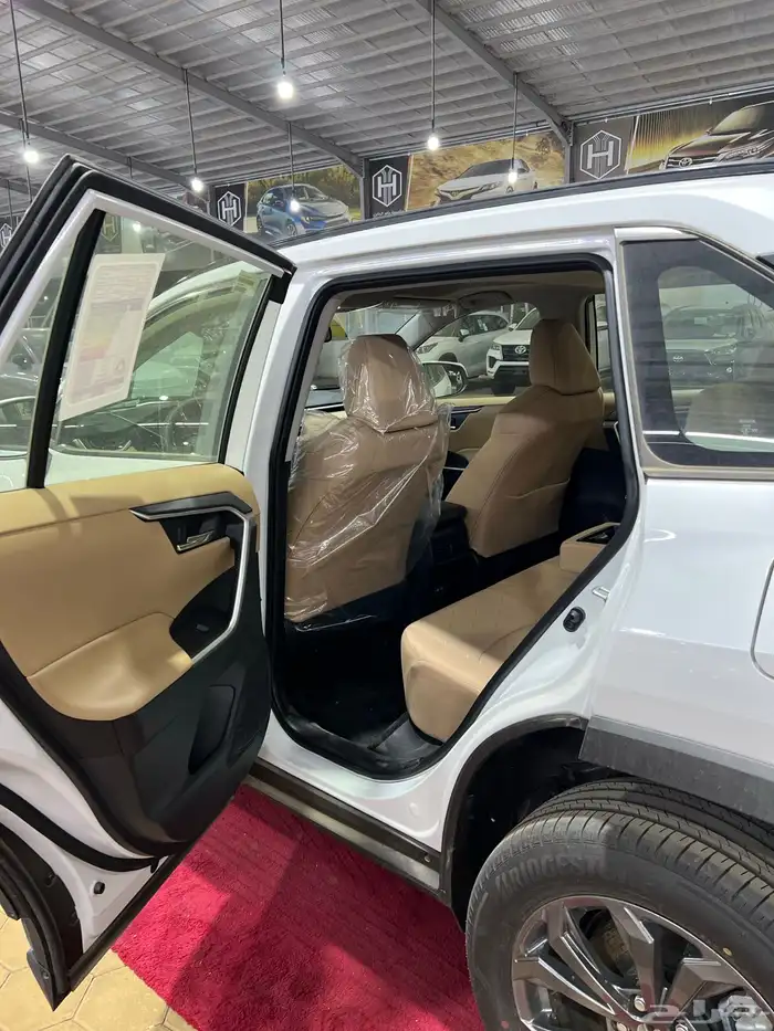 تويوتا   راف فور XLE بنزين فتحة 2023 جديد سعودي 108.100شامل 19