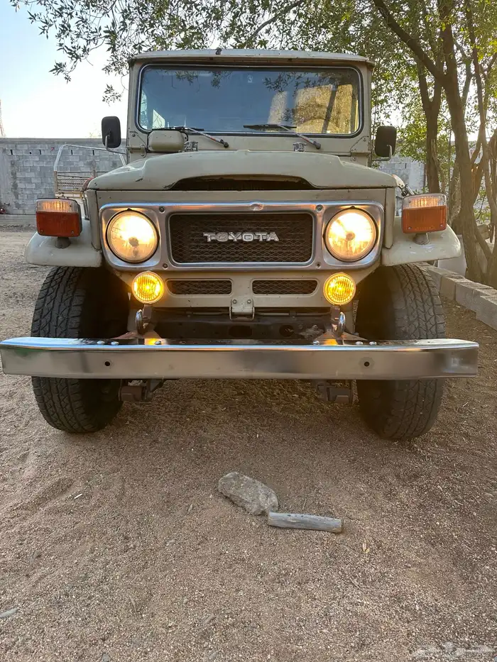 جيب ربع مصندق FJ40 موديل 1983 0
