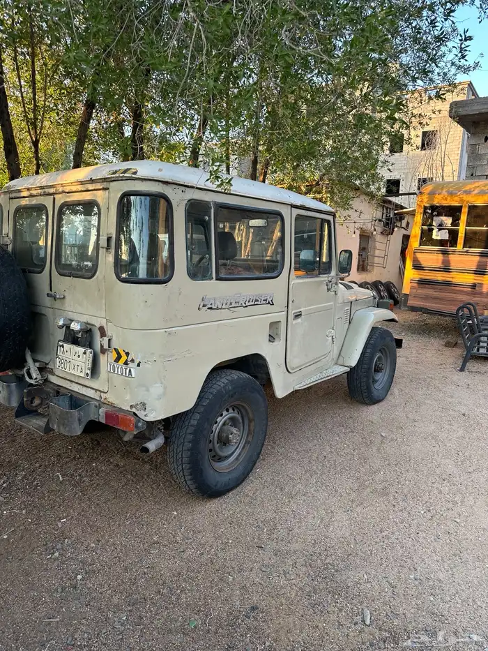 جيب ربع مصندق FJ40 موديل 1983 4