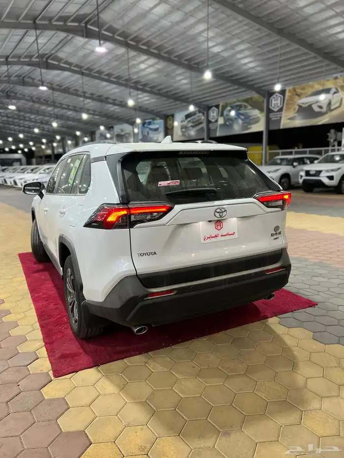 تويوتا   راف فور XLE بنزين فتحة 2023 جديد سعودي 108.100شامل 4