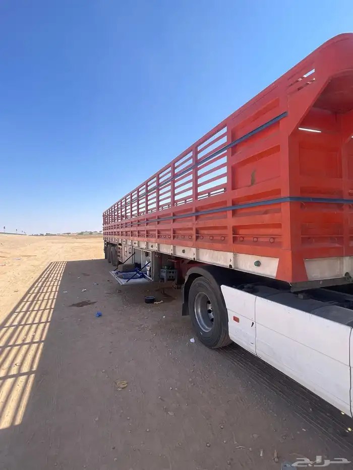 تريله متواجدة في عرعر 16متر 0