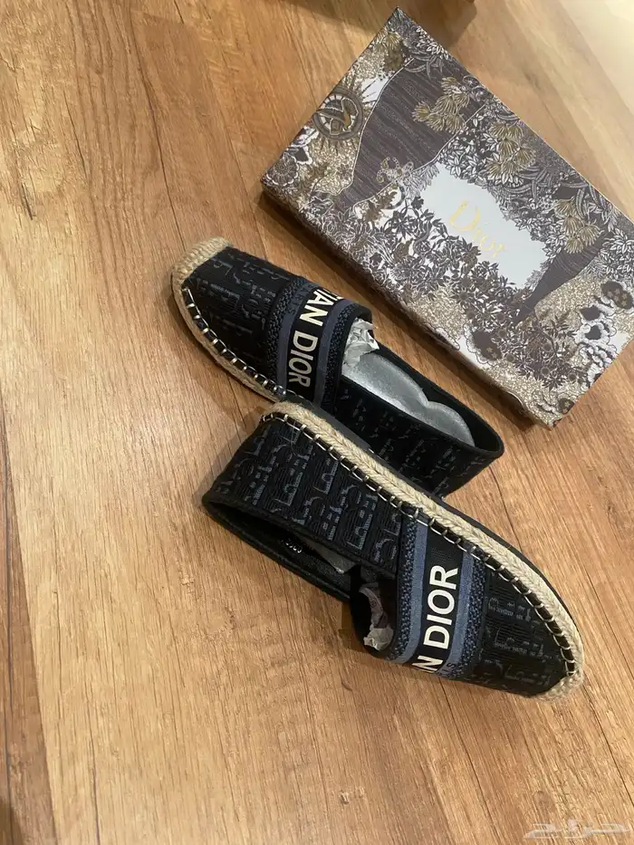 جزمه نسائيه لم تستعمل ديور شبه ماركه 2