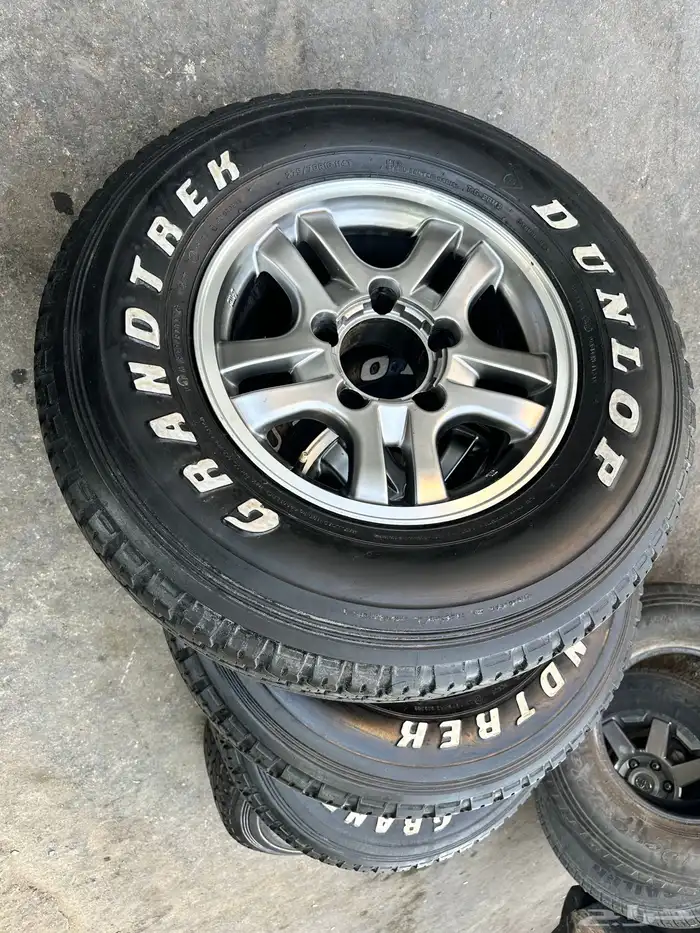 جنوط الحميد جيب ربع او شاص مع كفرات دنلوب 275.70.16 ت22 3