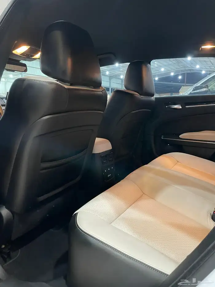 كرايسلر 300s موديل 2021 فل كامل 17