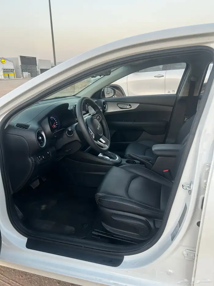 كيا k3 سيراتو 2022 نظيفة 8