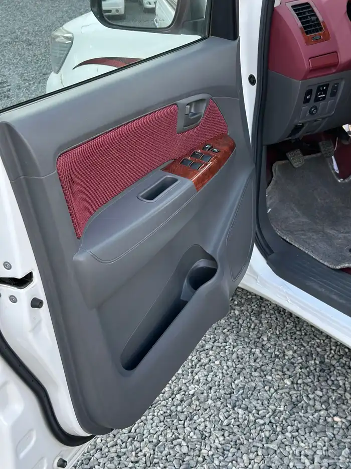 هايلوكس غمارتين بنزين مديل 2015 GLX مخزن 5