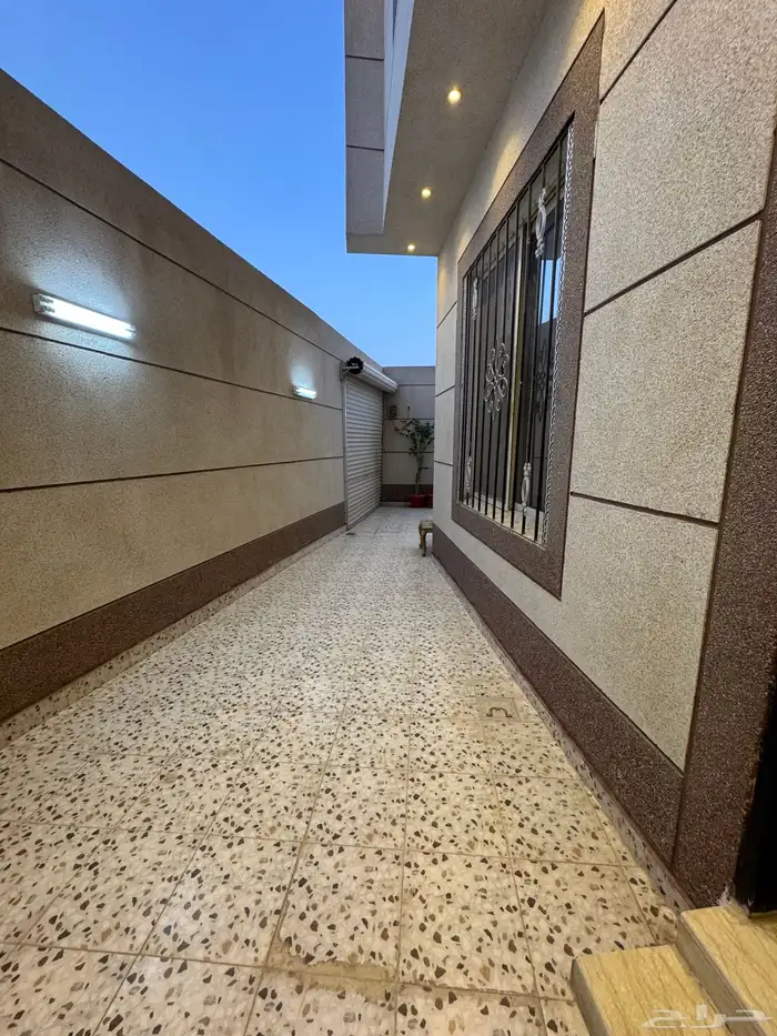 فلة للبيع زاوية درج داخلي   شقة مستقلة 6