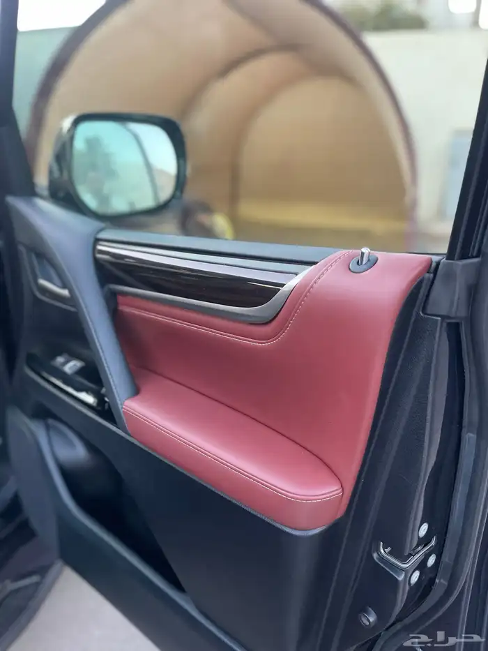 للبيع لكزس LX570s سعودي بودي بلد 21