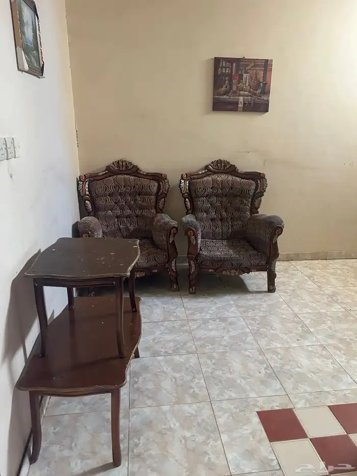 غرفة نوم وكنب وطاولات وفرن وشاشه 7