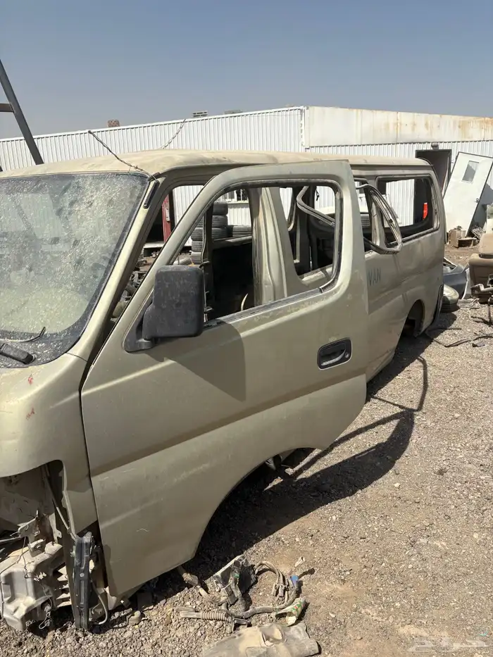 باص نيسان اورفان 2008 1