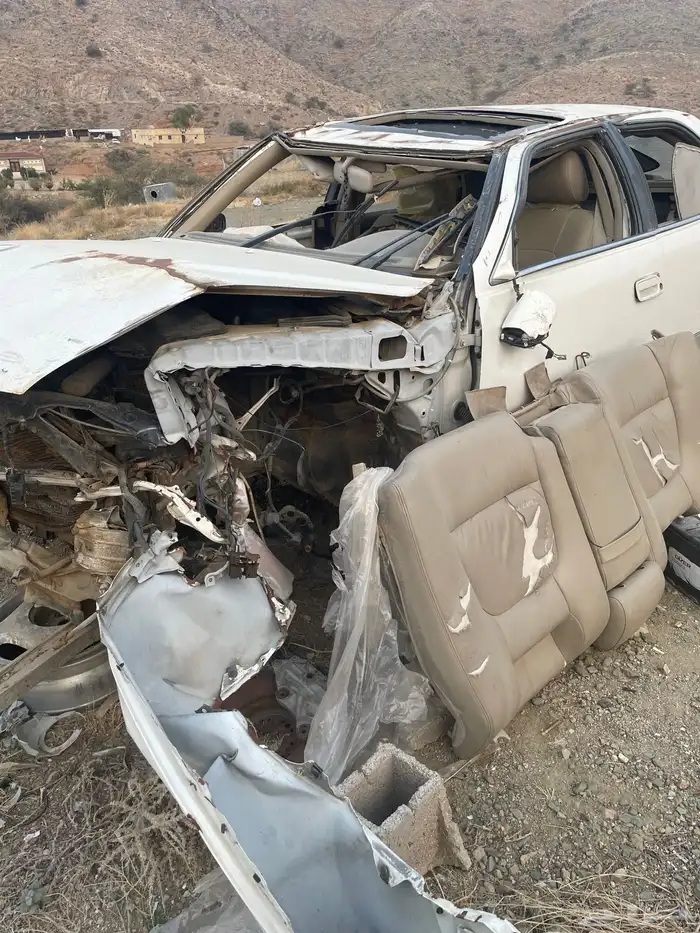 قطع لكزس ls400 من موديل 2000-98 6