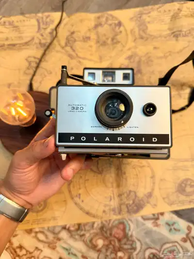 كاميرا تراثية بلورايد 320 مطويةعمرها أكثر من خمس وخمسين س index