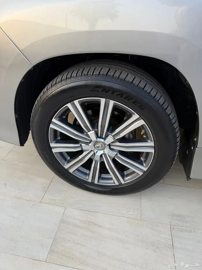 جيب لكسز 2016 تيتانيوم LX 40