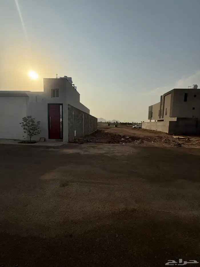 للبيع ارض في حي الزهرة (ج) م 230 شارع 14م غربي 14