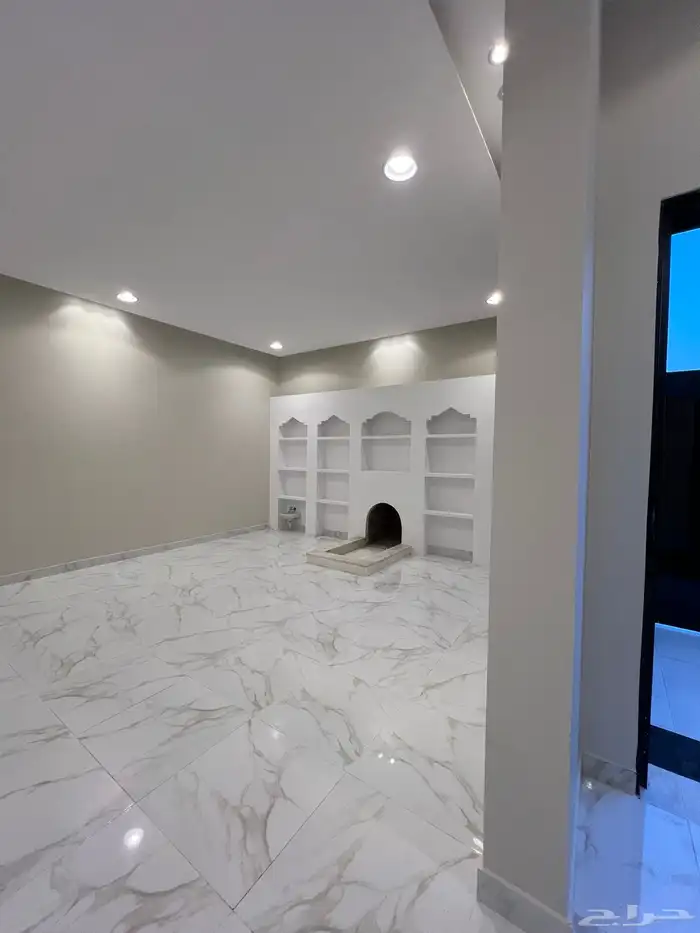 فيلا على شارعين جنوبية شرقية ( للبيع ) 4