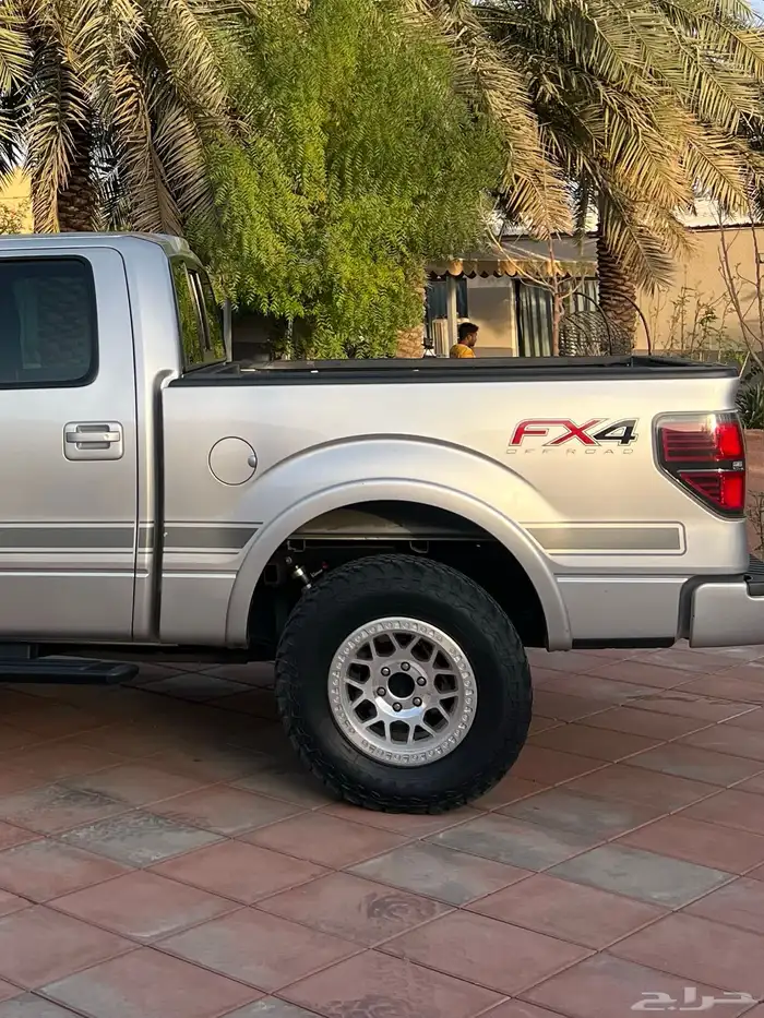 جنوط 17 تركب علئ الفورد F150 تجي 6 مسمار 5