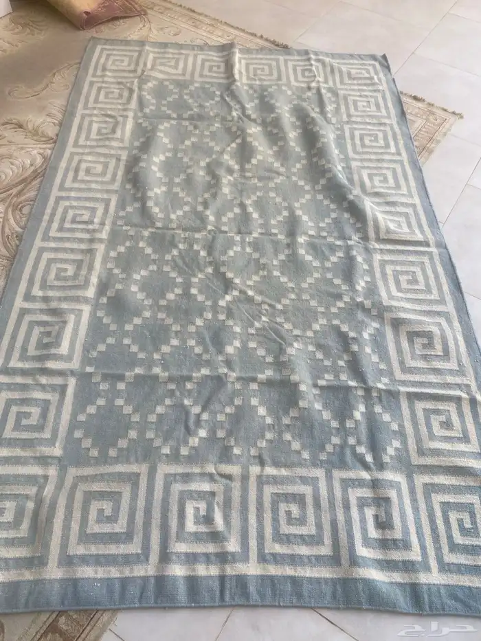 فرشة للبيع البينك 3 2 والتركواز 4 2 1