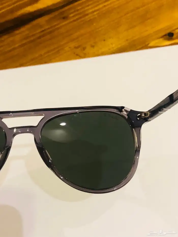 نظارة بيرسو ل 4